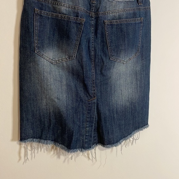NWT Design Lab Jean Skirt 27 Mini Denim Dark Distressed Blue Classic Grunge Alt - Picture 8 of 14